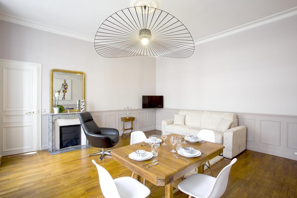 דירות Habitat Parisien - 1Br-1Ba - Galeries Lafayette חדר תמונה